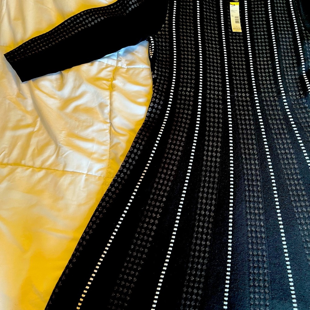 Ladies Metaphor black and white dress size L.